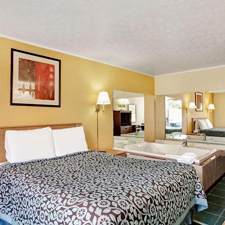 Days Inn By Wyndham Knoxville West Exterior foto